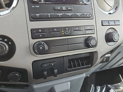 Used 2015 Ford F350 XLT w/ XLT Interior Package AWD/4WD image 9