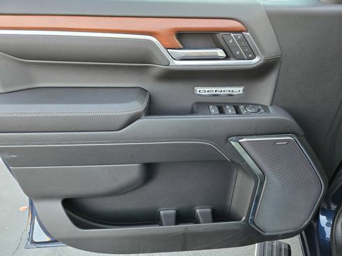 Used 2022 GMC Sierra 1500 Denali w/ Technology Package image 16