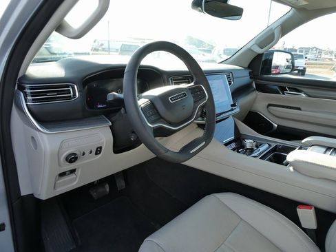 Used 2024 Jeep Wagoneer Series II w/ Premium Group I image 27