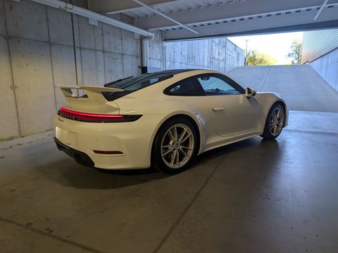 Used 2025 Porsche 911 Carrera image 9