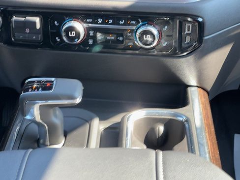Certified 2025 GMC Sierra 1500 Elevation w/ Elevation Premium Package AWD/4WD image 15