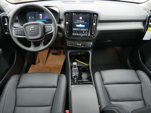 New 2026 Volvo XC40 B5 Plus w/ Protection Package Premier image 7