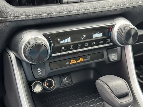 Used 2025 Toyota RAV4 LE image 10