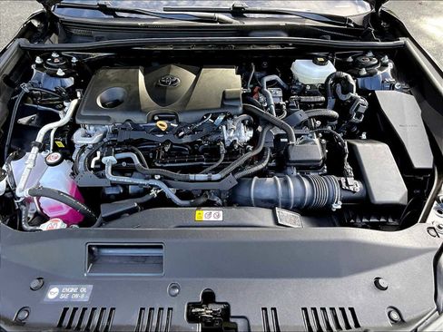 Used 2025 Toyota Camry LE image 30