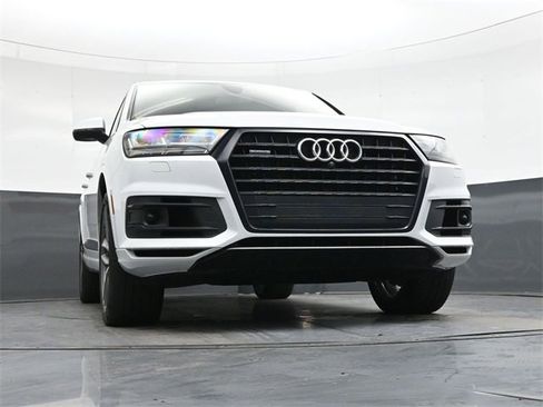 Used 2018 Audi Q7 3.0T Prestige image 32
