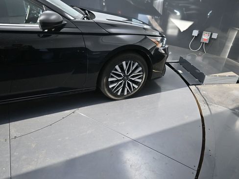 Used 2024 Nissan Altima 2.5 SV image 23