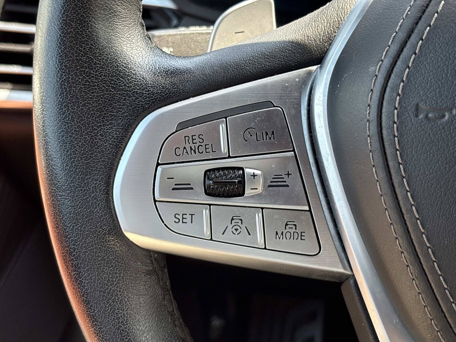 Used 2022 BMW X7 xDrive40i w/ Premium Package AWD/4WD image 19