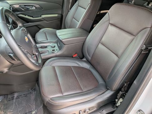 Used 2023 Chevrolet Traverse High Country FWD image 15