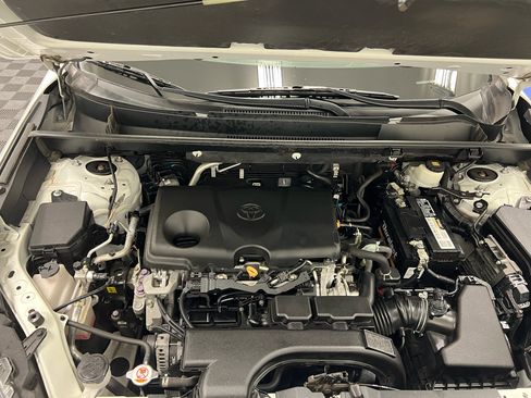 Used 2020 Toyota RAV4 XLE w/ Convenience Package image 32