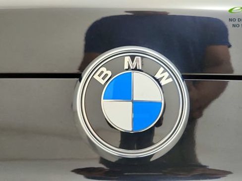 Used 2025 BMW X6 xDrive40i w/ Executive Package AWD/4WD image 33