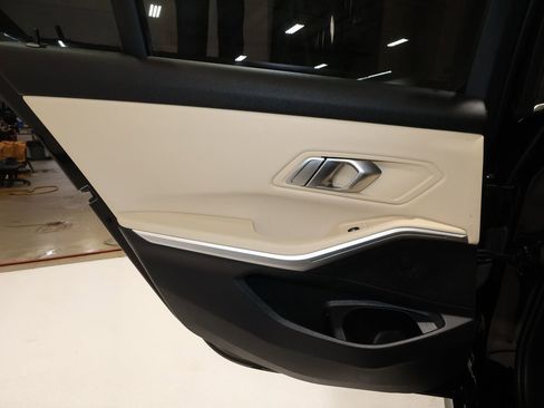 Used 2022 BMW 330e xDrive w/ Convenience Package image 20