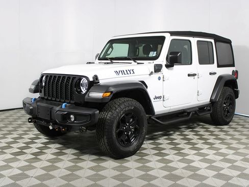 Used 2023 Jeep Wrangler Unlimited w/ Cold Weather Group AWD/4WD image 3
