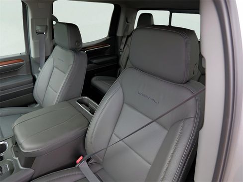 New 2026 GMC Sierra 1500 Denali w/ Denali Reserve Package image 10