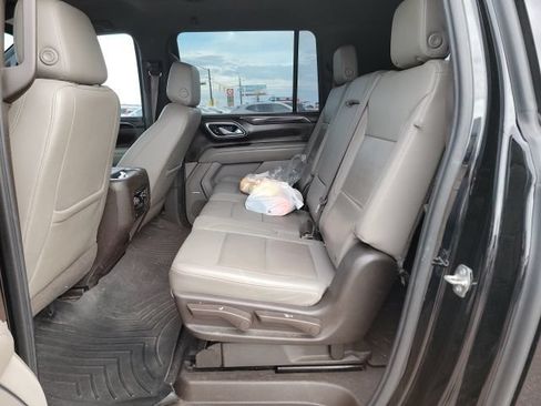 Used 2021 Chevrolet Suburban LT AWD/4WD image 9