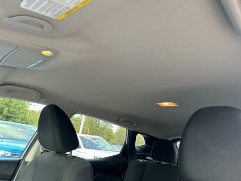 Used 2019 Nissan Rogue Sport S image 21