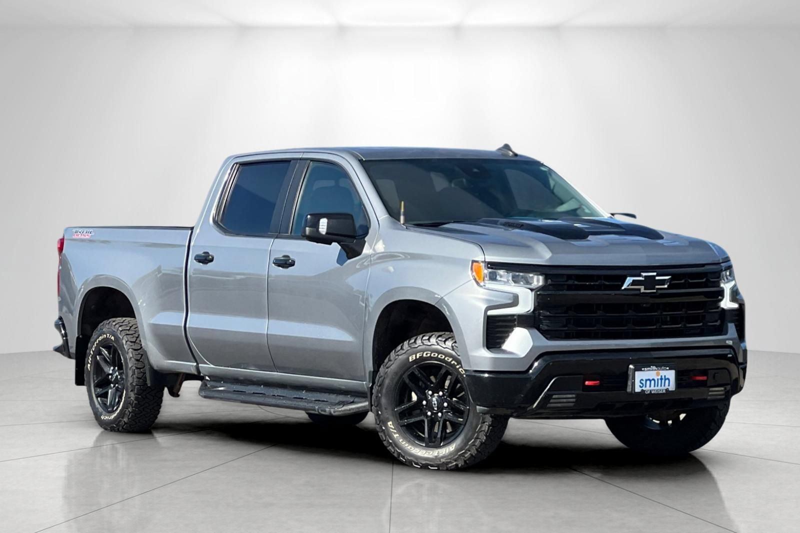 Used 2023 Chevrolet Silverado 1500 LT Trail Boss w/ LT Trail Boss Premium Package AWD/4WD image 2