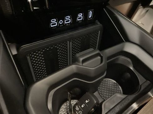 New 2026 RAM 2500 Limited AWD/4WD image 10