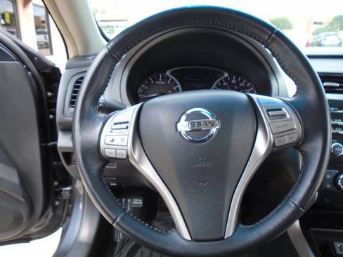 Used 2013 Nissan Altima 2.5 SV FWD image 15
