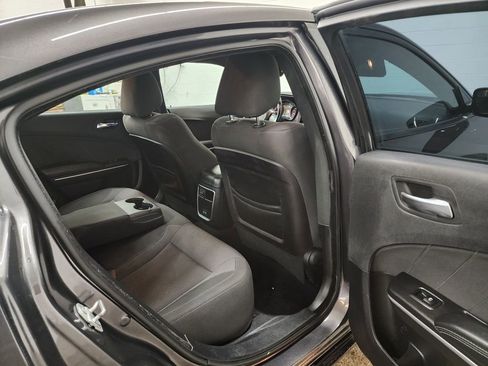 Used 2019 Dodge Charger SXT image 34