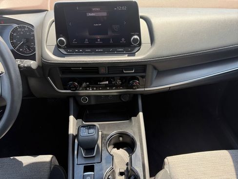 Used 2023 Nissan Rogue SV FWD image 11