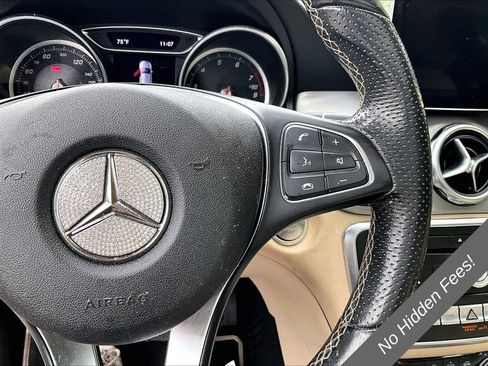 Used 2019 Mercedes-Benz GLA 250 4MATIC w/ Premium Package image 16