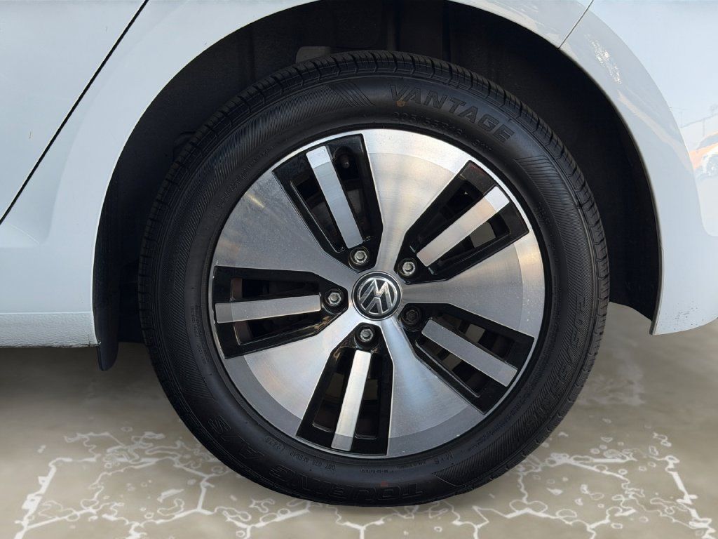 Used 2019 Volkswagen e-Golf SE w/ Driver Assistance Package FWD image 14