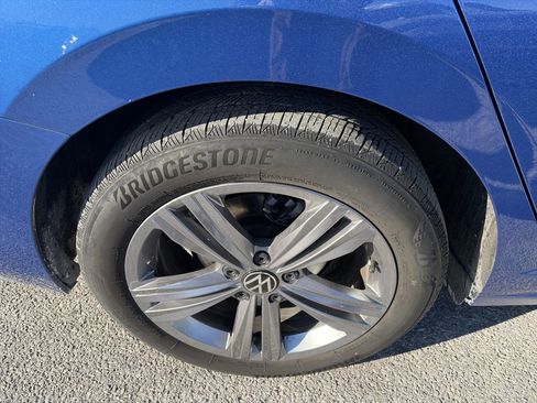 Certified 2023 Volkswagen Jetta SE w/ Panoramic Sunroof Package image 16