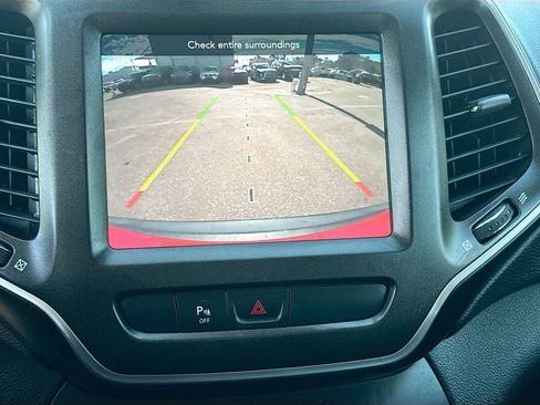 Used 2019 Jeep Cherokee Trailhawk image 31