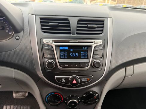 Used 2017 Hyundai Accent SE image 17