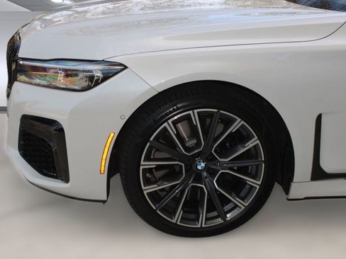 Used 2022 BMW 750i xDrive w/ Luxury Rear Seating Package image 21