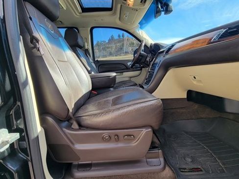 Used 2014 Cadillac Escalade ESV Platinum image 49