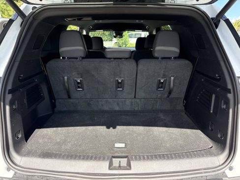 Used 2026 Chevrolet Traverse LT w/ Driver Confidence Package FWD image 31