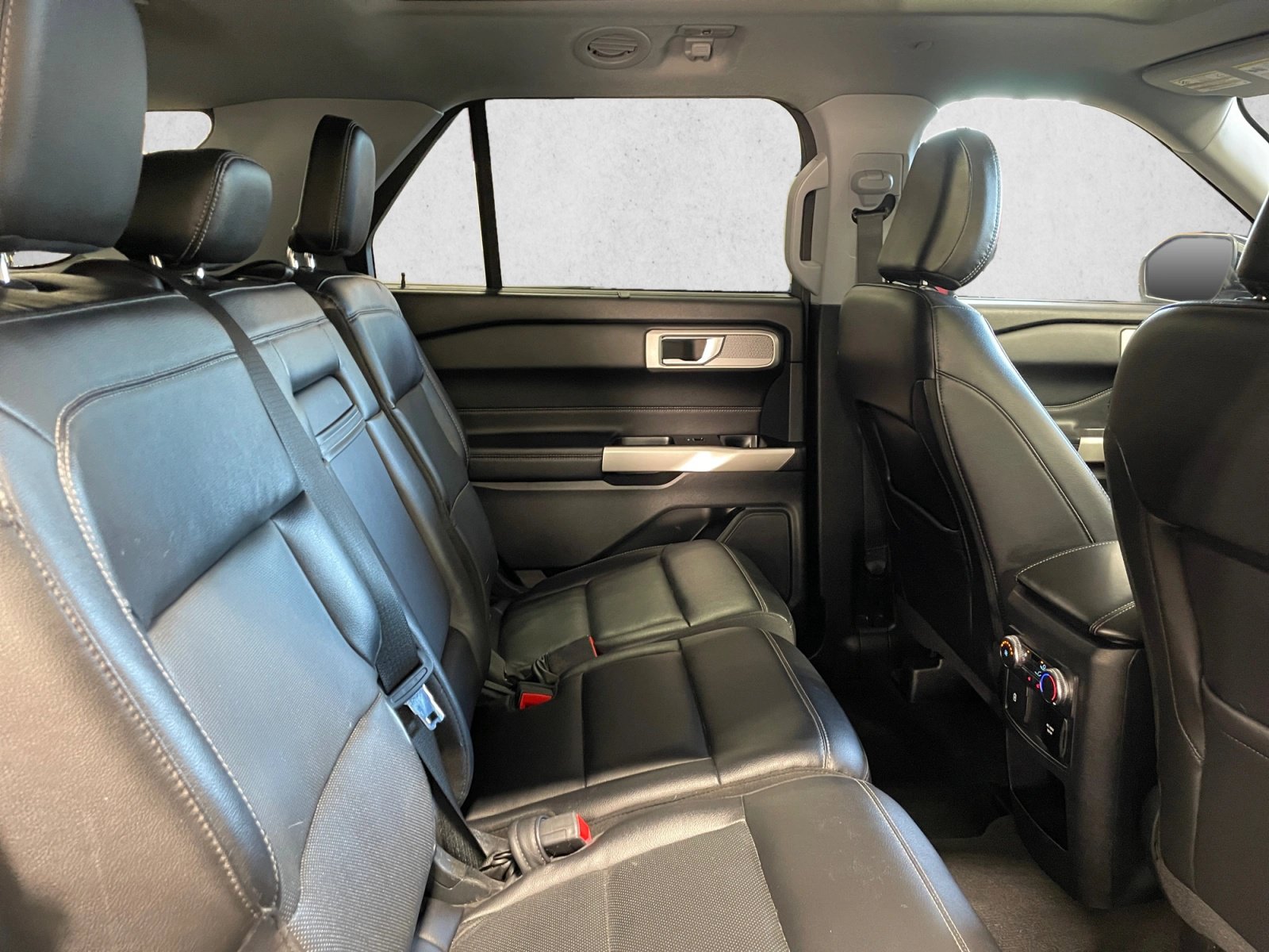 Used 2021 Ford Explorer Limited AWD/4WD image 25
