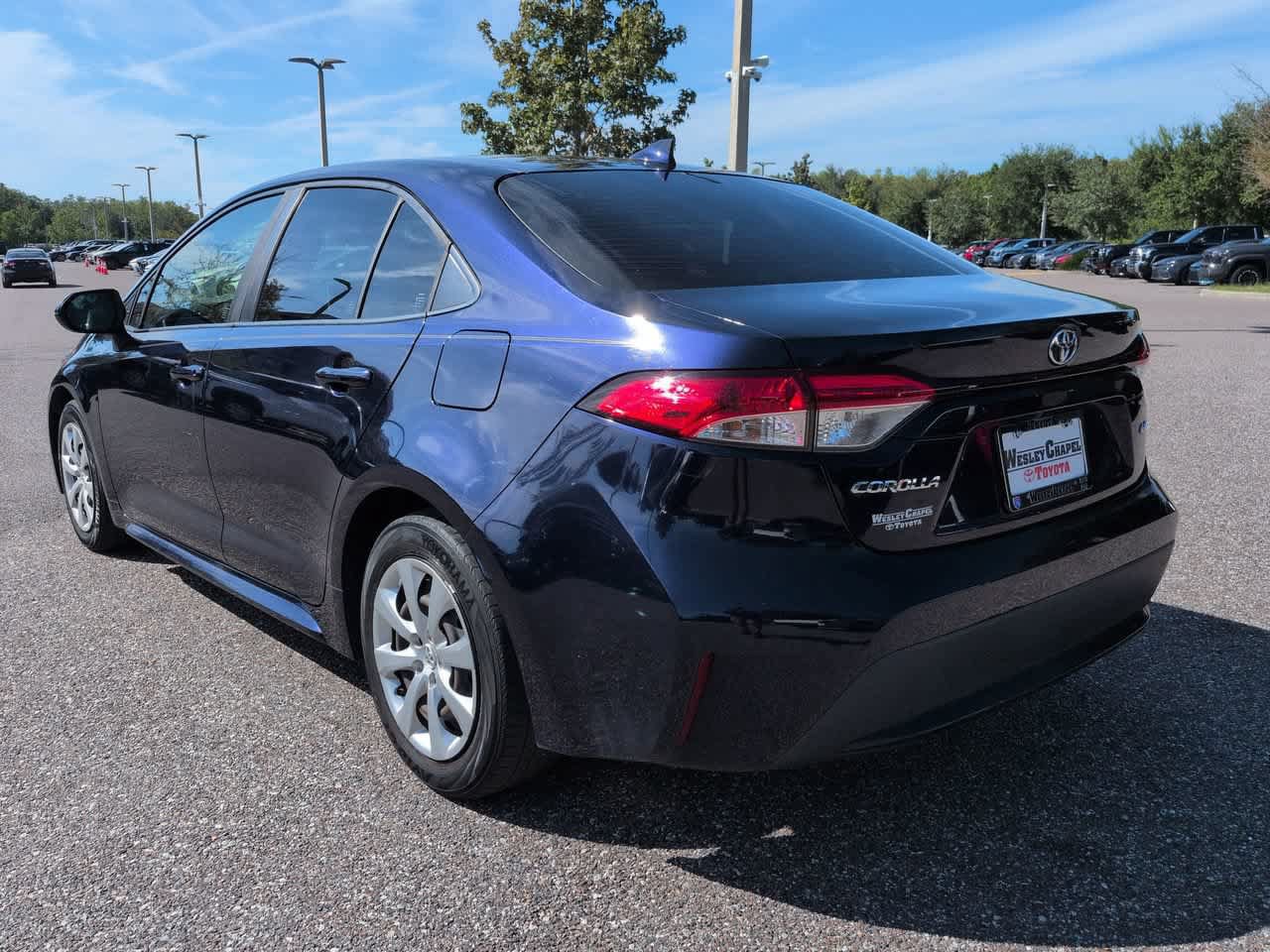 Used 2021 Toyota Corolla LE FWD image 4