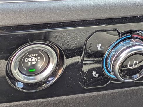 Used 2023 GMC Sierra 1500 SLE image 29