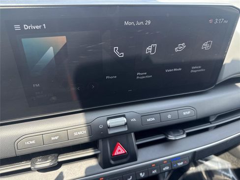 Used 2025 Kia K4 FWD image 24