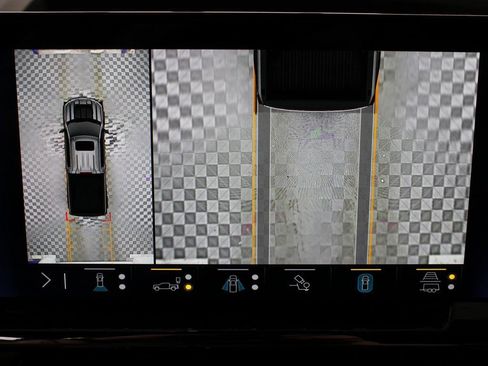 Used 2023 Chevrolet Silverado 1500 ZR2 w/ Technology Package image 17