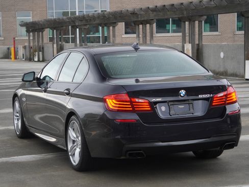 Used 2016 BMW 550i xDrive Sedan image 13