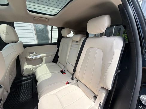 Used 2022 Mercedes-Benz GLB 250 4MATIC w/ Premium Package Lite image 45