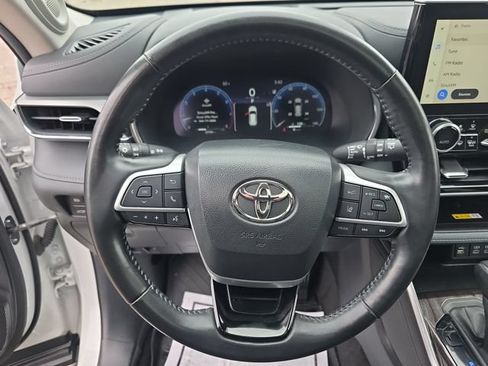 Used 2023 Toyota Highlander Platinum AWD/4WD image 14