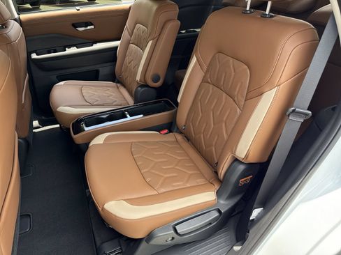 New 2026 Nissan Pathfinder Platinum FWD image 18