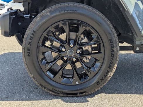 Used 2025 Jeep Wrangler Sahara w/ Safety Group image 12