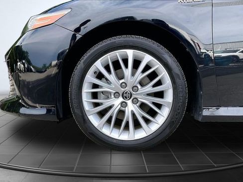 Used 2020 Toyota Camry XLE w/ Carpet Mat Package FWD image 10