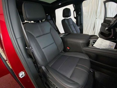 Used 2026 Chevrolet Tahoe RST w/ Comfort Package AWD/4WD image 15