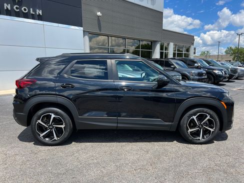 Used 2021 Chevrolet TrailBlazer RS w/ Sun and Liftgate Package FWD image 9