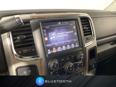 Used 2017 RAM 2500 Laramie w/ Convenience Group AWD/4WD image 4