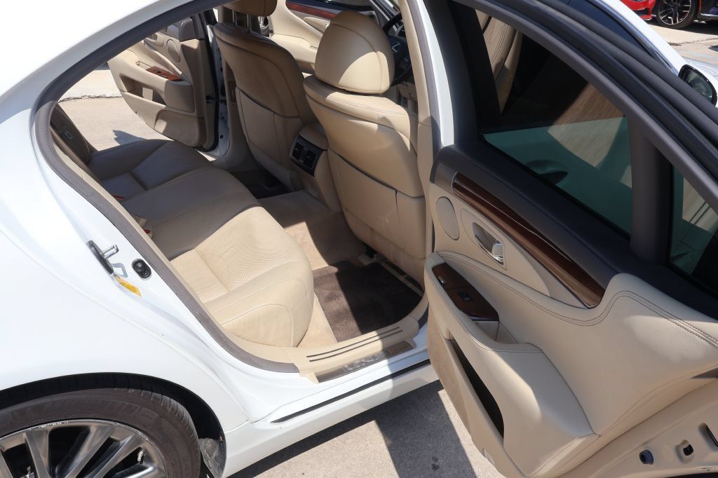 Used 2013 Lexus LS 460 w/ Comfort Pkg RWD image 15