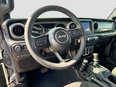 Used 2023 Jeep Wrangler Unlimited w/ Convenience Group AWD/4WD image 12