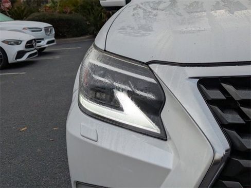 Used 2020 Lexus GX 460 Luxury image 11