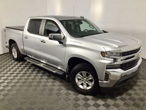 Used 2020 Chevrolet Silverado 1500 LT image 3